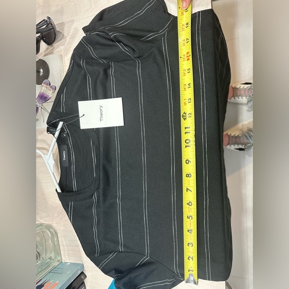 BNWT Theory Black and Gray Striped Tee men’s size M - Picture 6 of 7